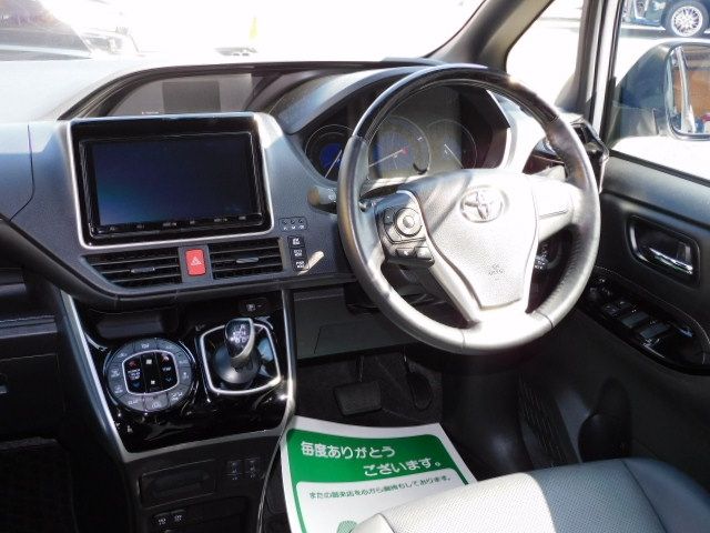 Toyota ESQUIRE 2021-10 9962-1