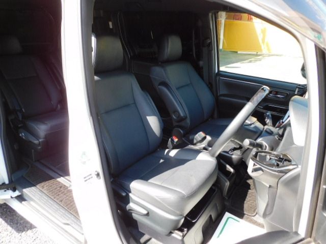 Toyota ESQUIRE 2021-10 9962-16