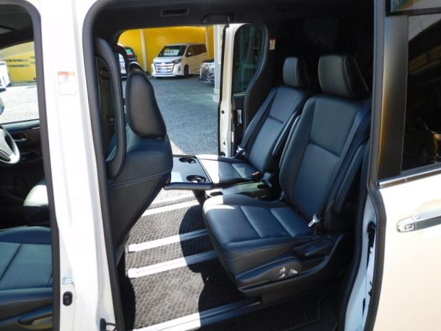 Toyota ESQUIRE 2021-10 9962-5