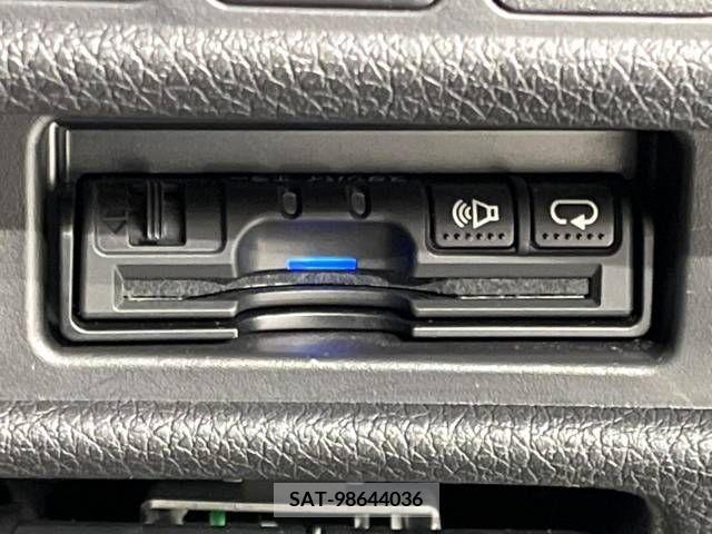 Nissan X-TRAIL 2017-09 209808-7