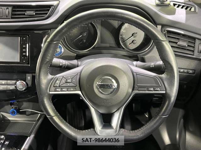 Nissan X-TRAIL 2017-09 209808-11