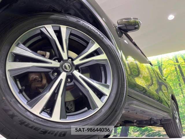 Nissan X-TRAIL 2017-09 209808-13