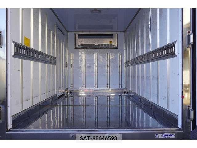Mitsubishi CANTER 2019-08 211737-16