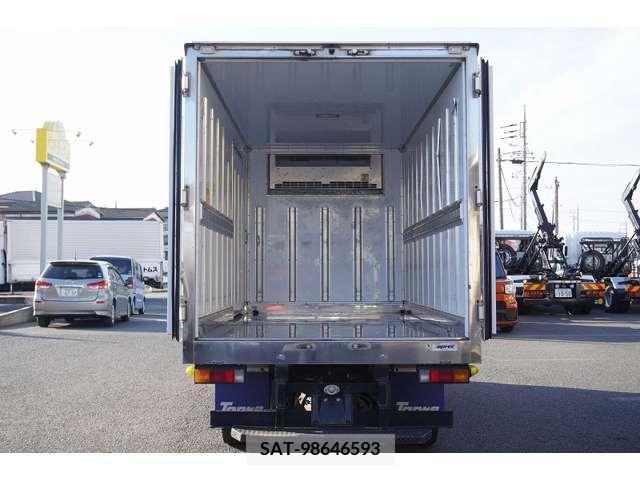 Mitsubishi CANTER 2019-08 211737-15