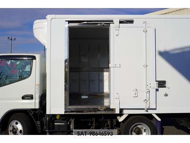 Mitsubishi CANTER 2019-08 211737-14