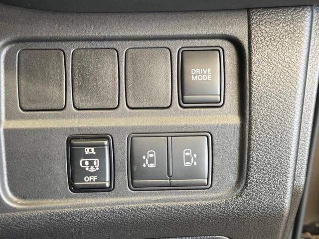 Nissan SERENA 2018-07 12367-4