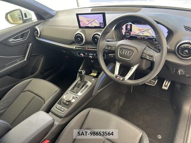 Audi Q2 2022-09 318017-7