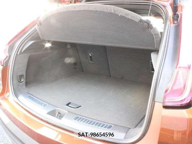 Cadillac XT4 2022-02 208194-16