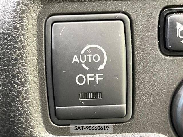 Nissan NOTE 2014-03 252045-6