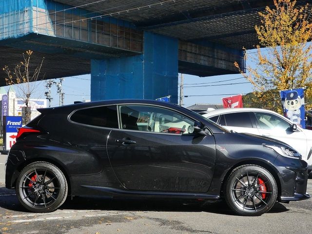 Toyota YARIS 2023-10 190674-6