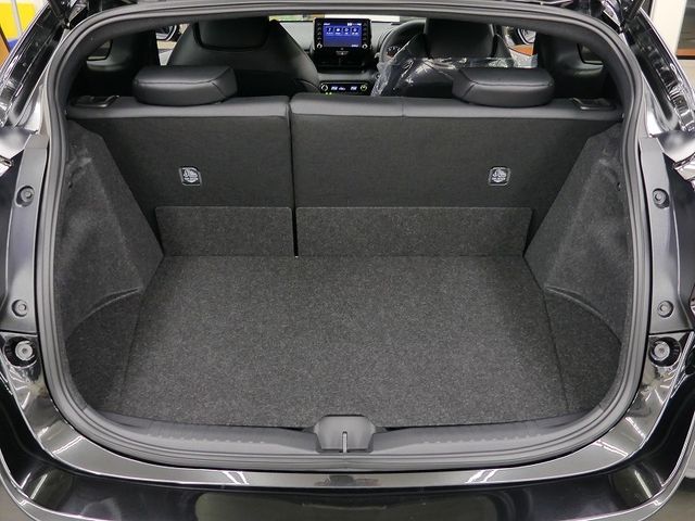 Toyota YARIS 2023-10 190674-18