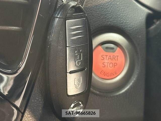 Nissan JUKE 2012-06 374098-6