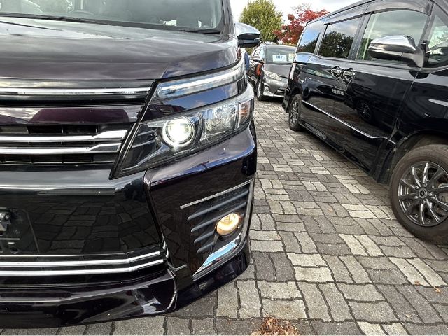 Toyota VOXY 2014-06 183888-24