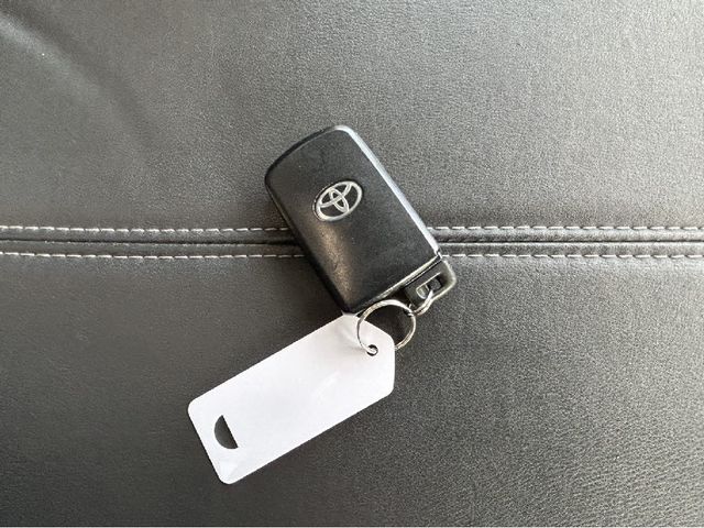 Toyota VOXY 2014-06 183888-10