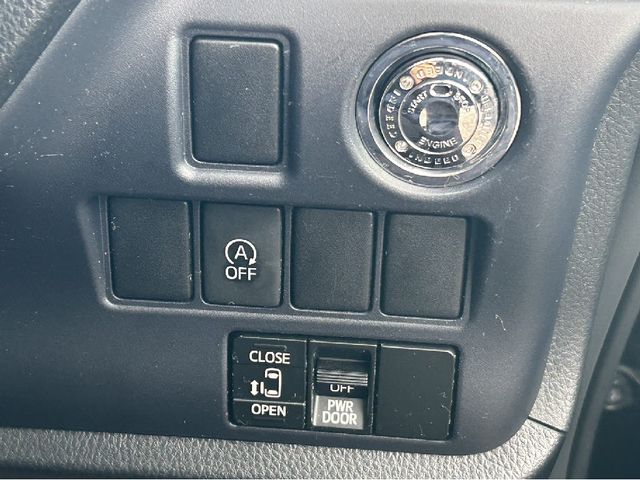 Toyota VOXY 2014-06 183888-17