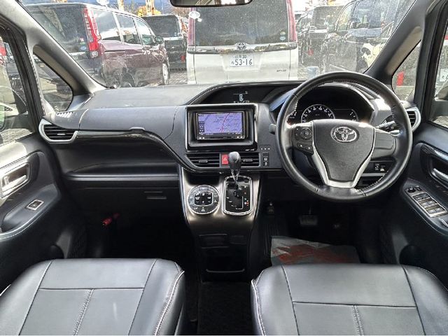 Toyota VOXY 2014-06 183888-3