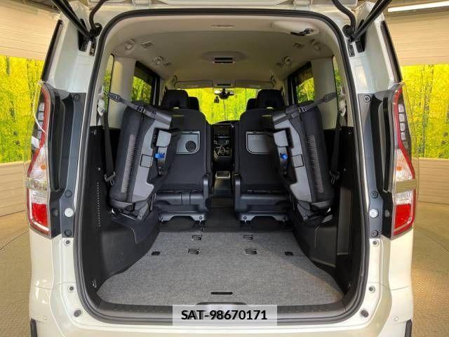 Nissan SERENA 2019-11 325071-11