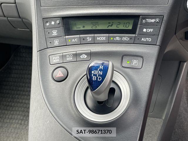 Toyota PRIUS 2011-11 282140-15