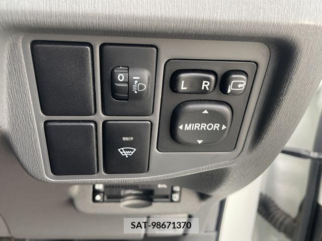 Toyota PRIUS 2011-11 282140-17