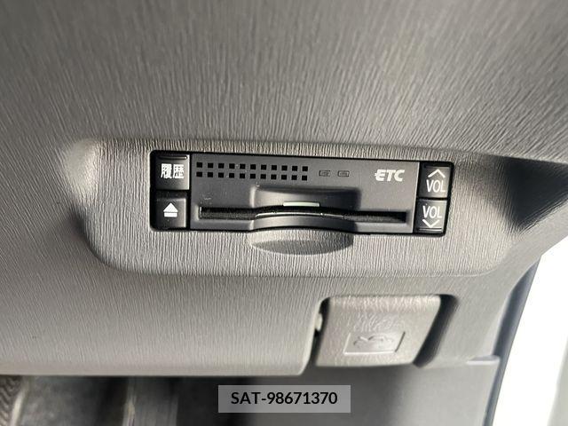 Toyota PRIUS 2011-11 282140-18