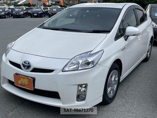 Toyota PRIUS 2011-11 282140-1