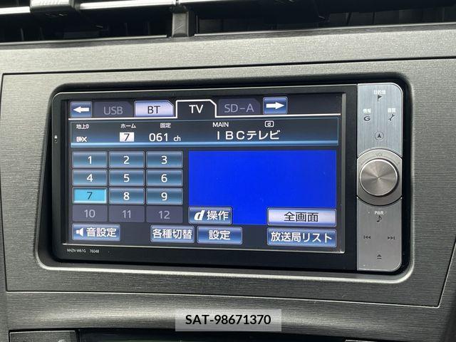 Toyota PRIUS 2011-11 282140-11