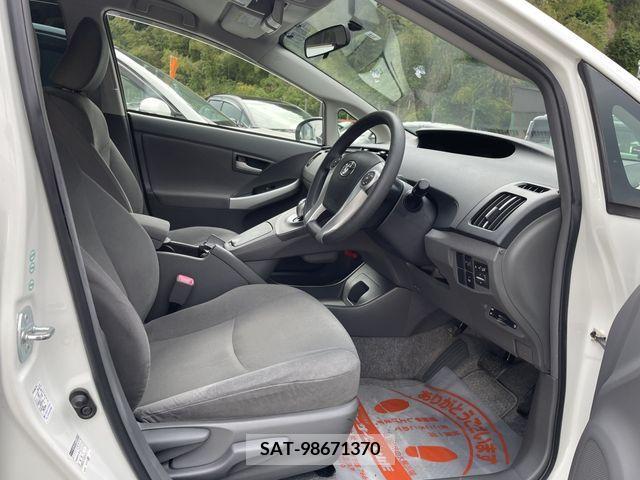 Toyota PRIUS 2011-11 282140-4