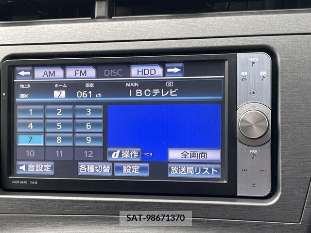 Toyota PRIUS 2011-11 282140-12