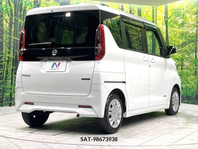 Nissan ROOX 2022-08 354475-17