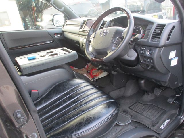 Toyota HIACE VAN 2019-09 7268-24