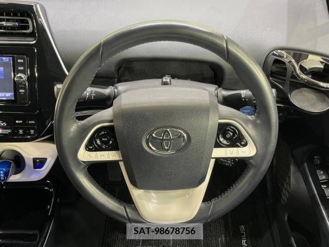 Toyota PRIUS 2018-03 366408-11