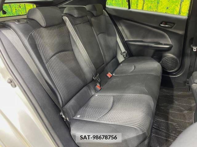 Toyota PRIUS 2018-03 366408-9