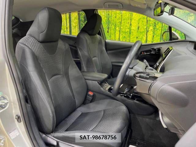 Toyota PRIUS 2018-03 366408-8