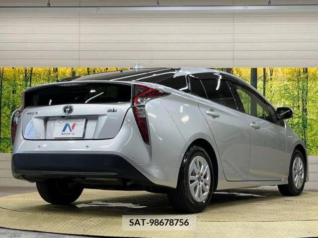 Toyota PRIUS 2018-03 366408-17