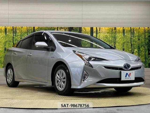 Toyota PRIUS 2018-03 366408-16
