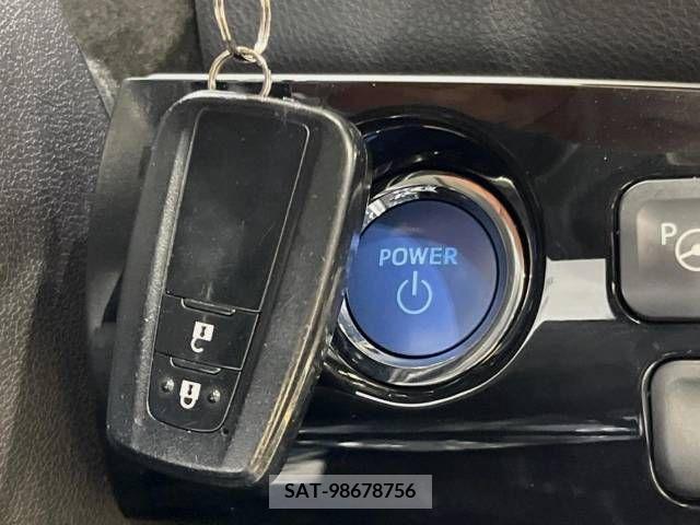 Toyota PRIUS 2018-03 366408-6