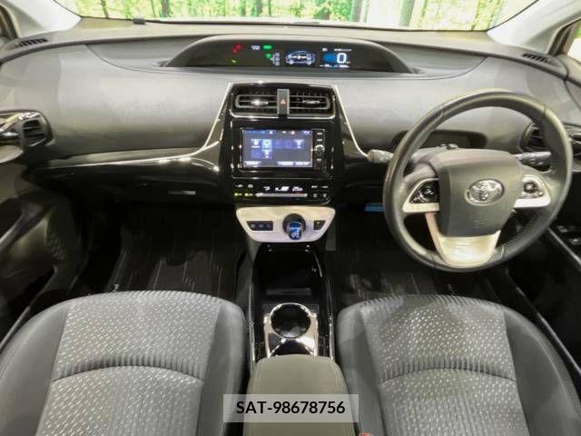 Toyota PRIUS 2018-03 366408-1