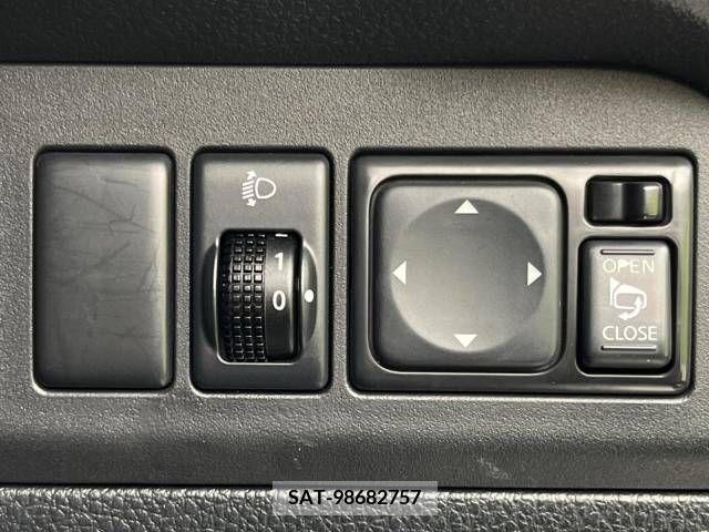 Nissan NOTE 2009-08 247618-5