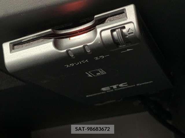 Nissan NOTE 2019-04 325617-9