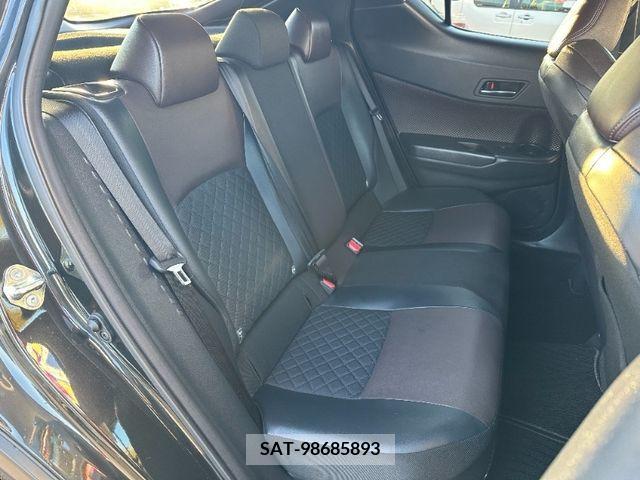 Toyota C-HR 2018-07 264196-11
