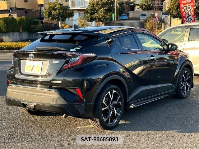 Toyota C-HR 2018-07 264196-1