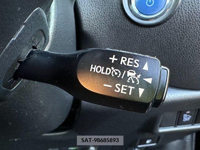 Toyota C-HR 2018-07 264196-18
