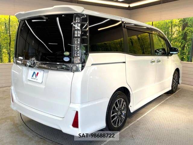 Toyota VOXY 2015-12 394959-18