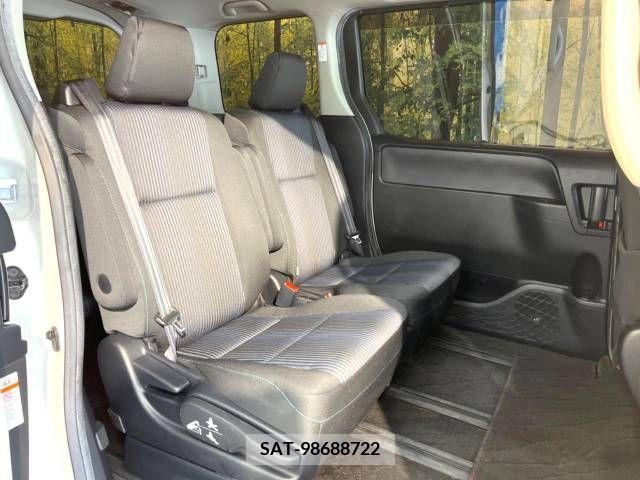 Toyota VOXY 2015-12 394959-9