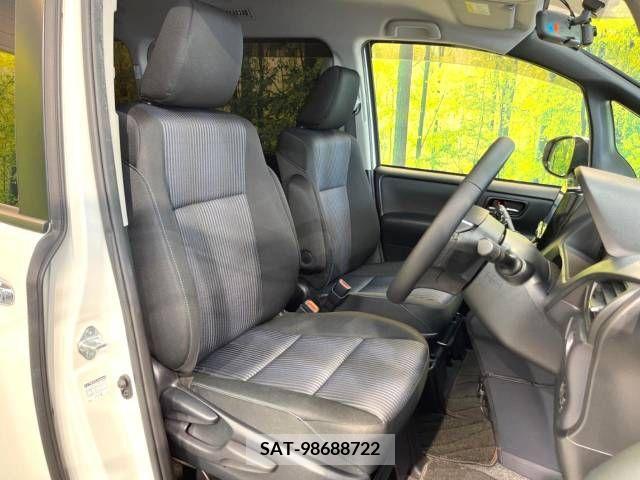 Toyota VOXY 2015-12 394959-8