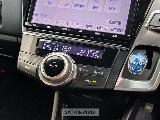 Toyota PRIUS ALPHA 2019-04 372862-4