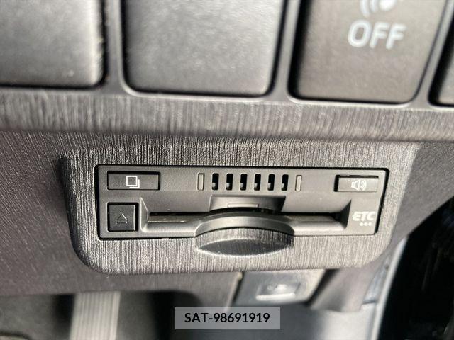 Toyota PRIUS ALPHA 2019-04 372862-9