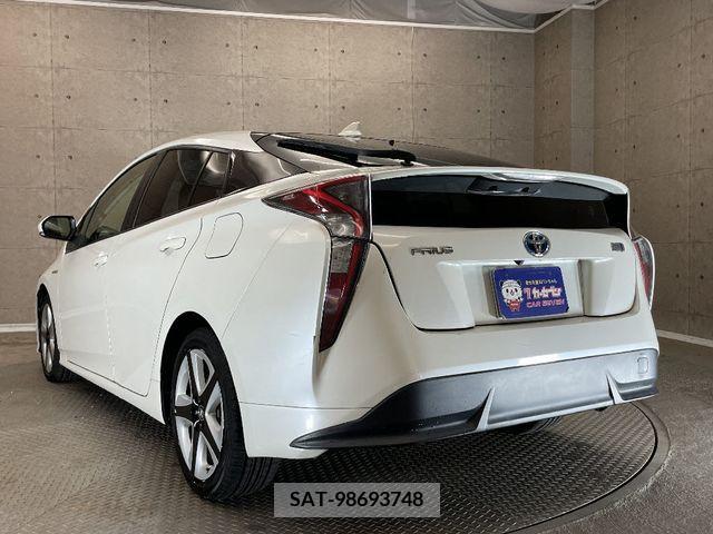 Toyota PRIUS 2015-12 281828-2