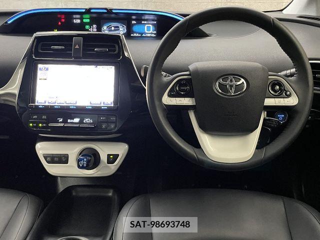 Toyota PRIUS 2015-12 281828-1