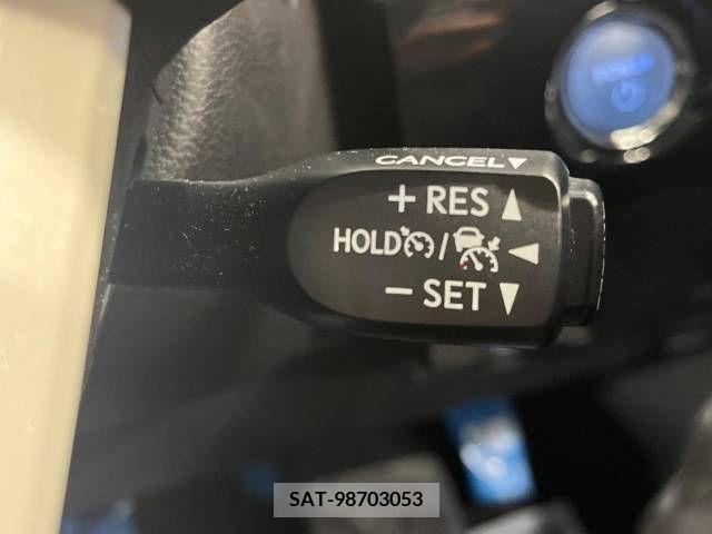 Toyota PRIUS 2018-11 282083-5